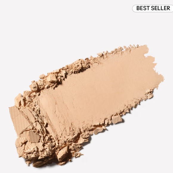 List 2 - MAC - NC25 Foundation 12-hour, medium-2-full coverage, and control oil. - Picture 4 of 5